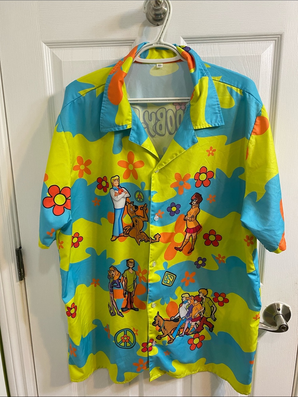 Scooby Doo Men’s XL Short Sleeve Button Down Shirt Fun Casual Hippie Shaggy